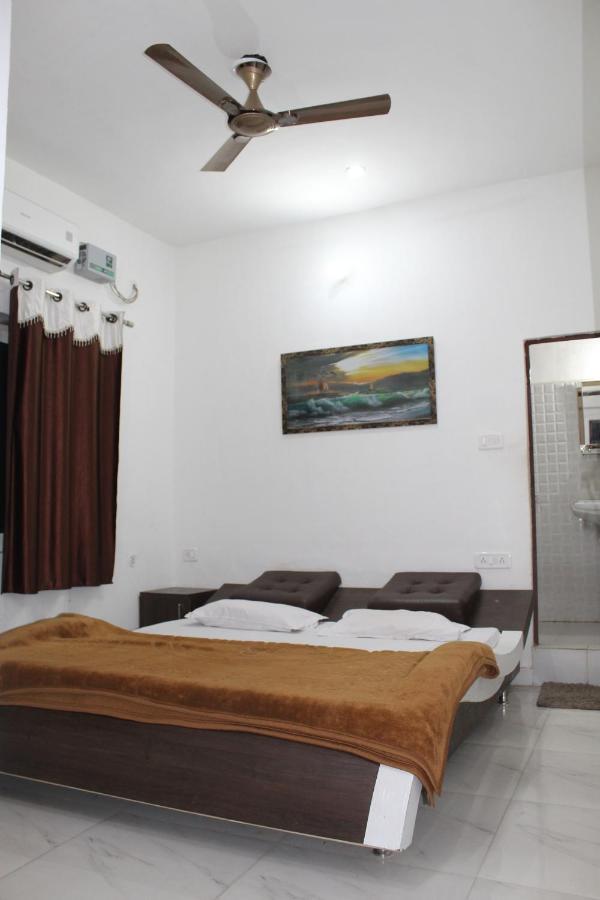Sunset Backpackers Hostel Orchha Bagian luar foto