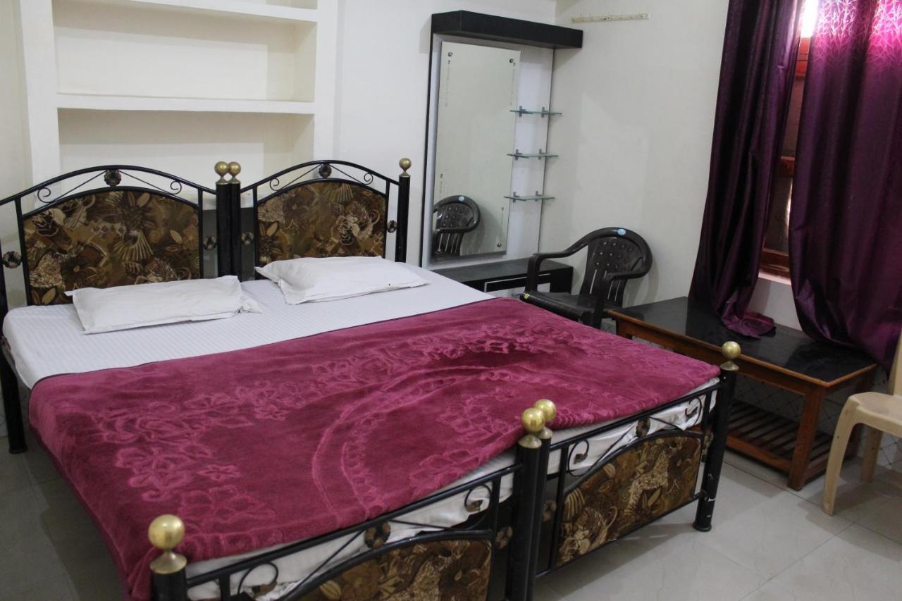 Sunset Backpackers Hostel Orchha Bagian luar foto