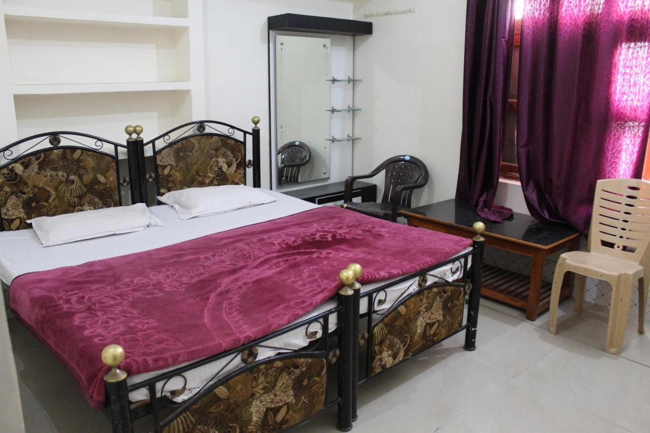 Sunset Backpackers Hostel Orchha Bagian luar foto